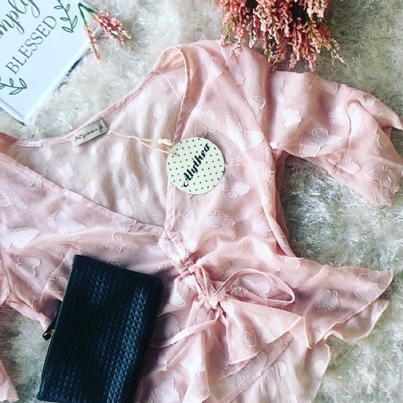 CLOSET CLEAR OUT IS HERE! Acepting all offers 🌺🌺 - Picture 8 of 8